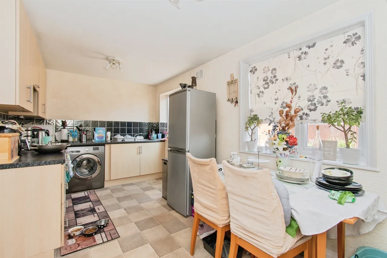Firville Avenue, Normanton, photo 6