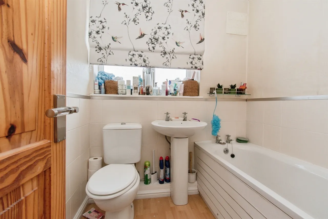 Firville Avenue, Normanton, photo 12