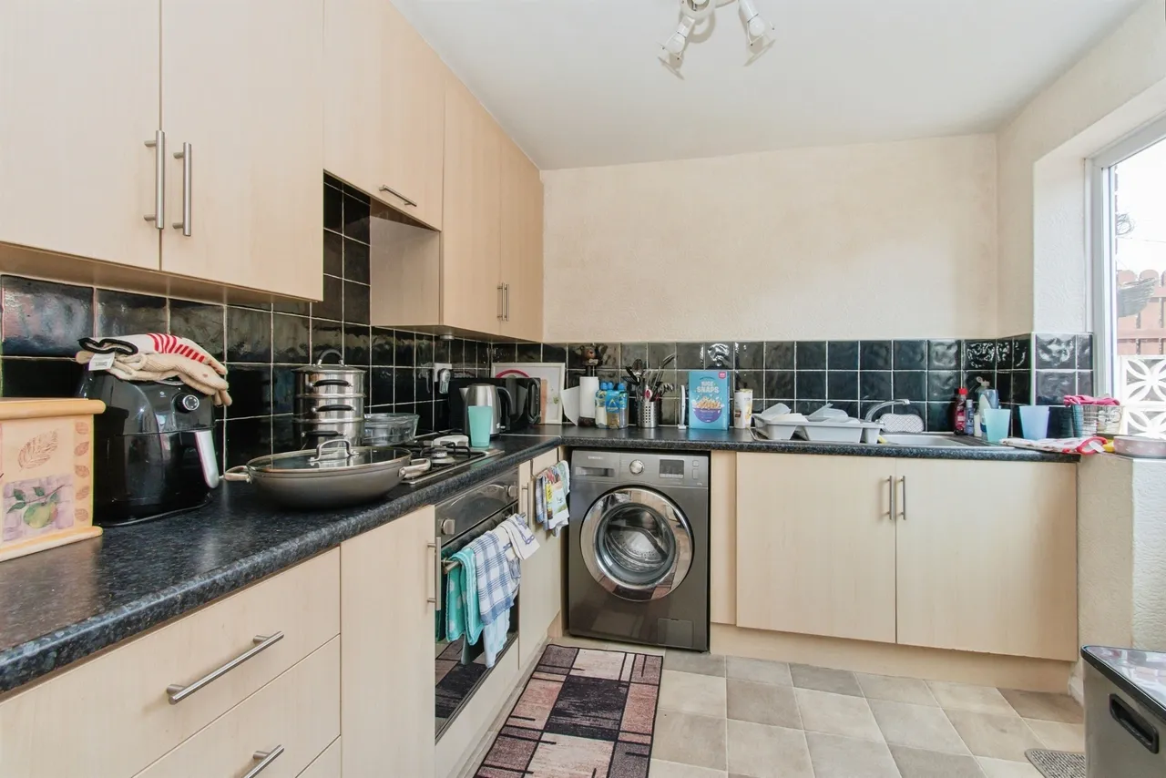 Firville Avenue, Normanton, photo 5