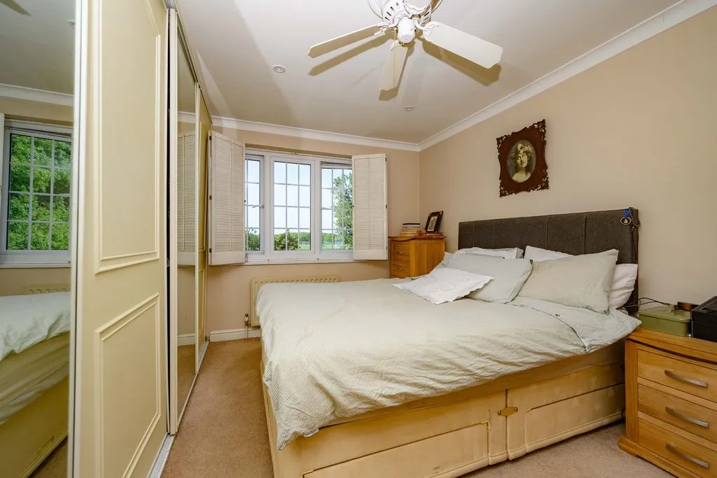 St. Albans Road West, Hatfield AL10 9RU, photo 15