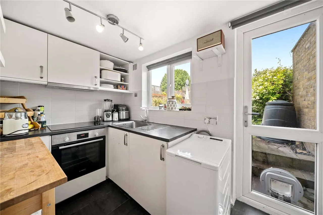 Knowsley Road, London, SW11, photo 3