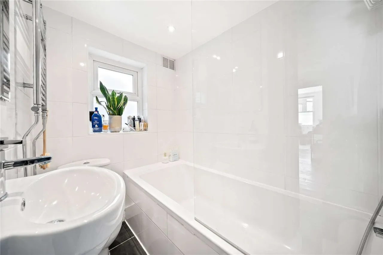 Knowsley Road, London, SW11, photo 6