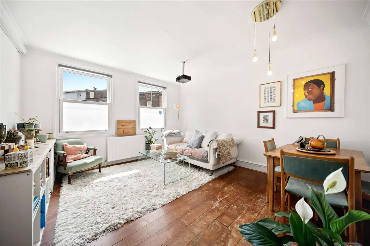 Knowsley Road, London, SW11, photo 2