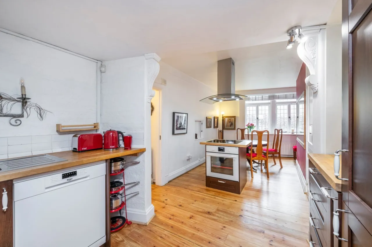 Perrins Walk, Hampstead Village, NW3, photo 14