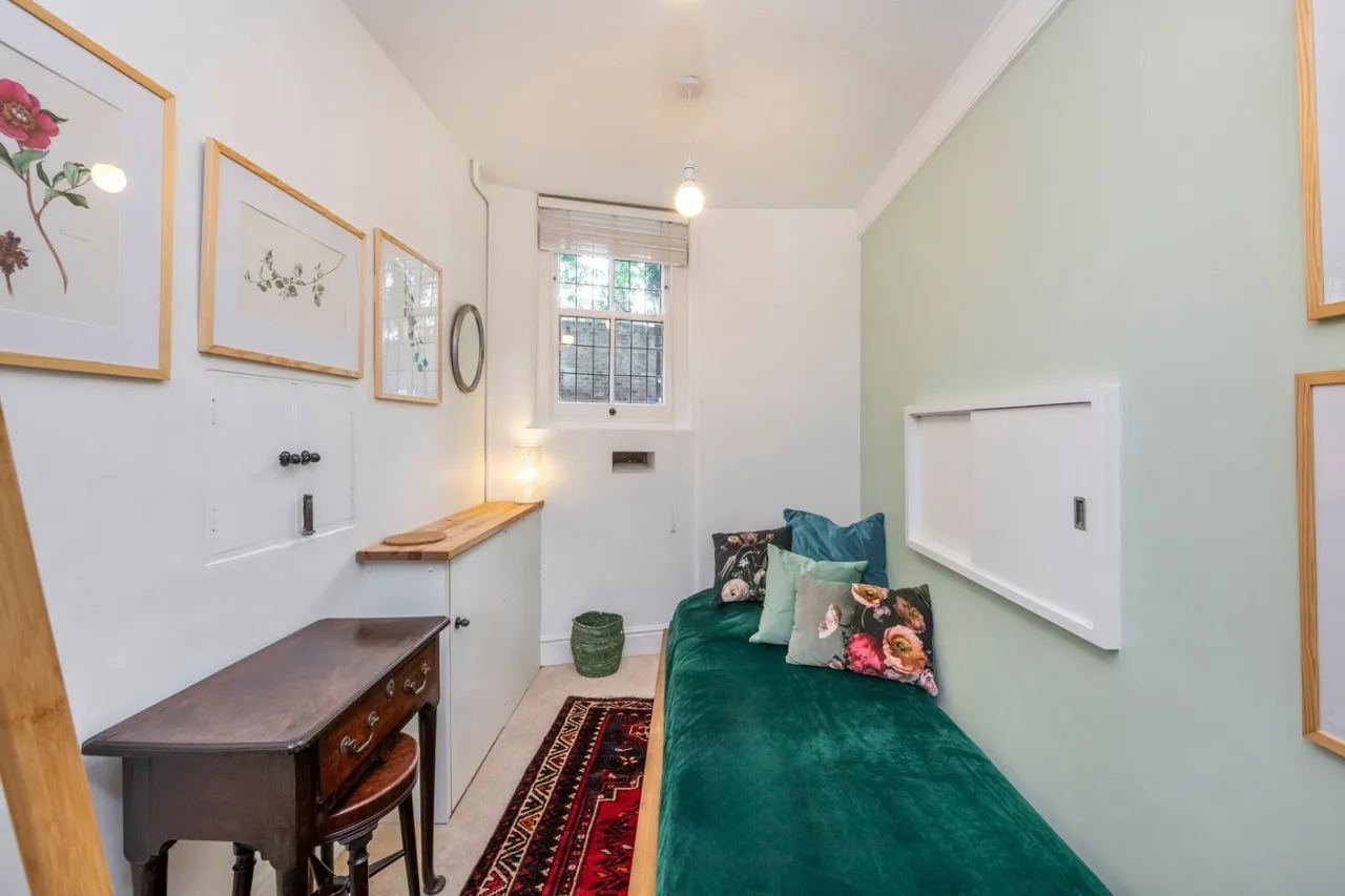 Perrins Walk, Hampstead Village, NW3, photo 12