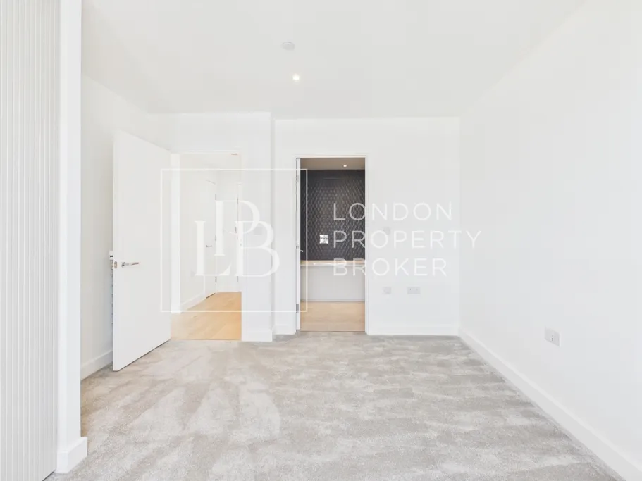 Southlake Road, London, SE28, photo 13
