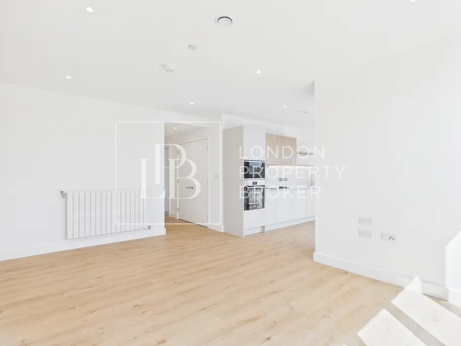 Southlake Road, London, SE28, photo 5