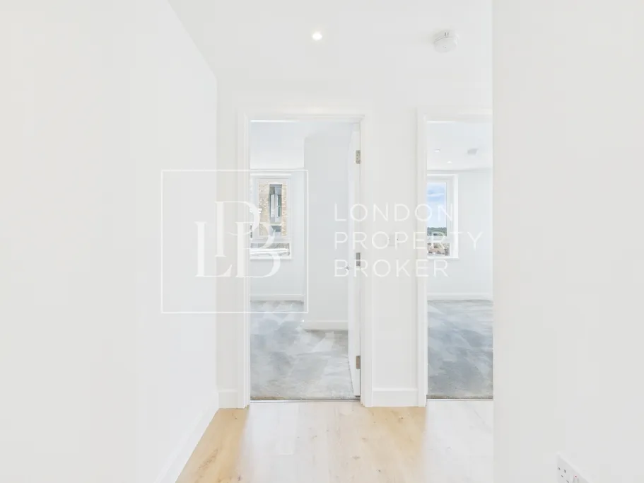 Southlake Road, London, SE28, photo 10