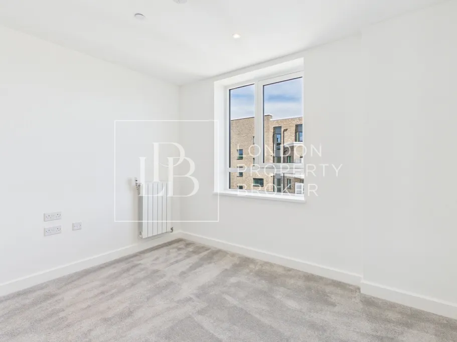 Southlake Road, London, SE28, photo 16