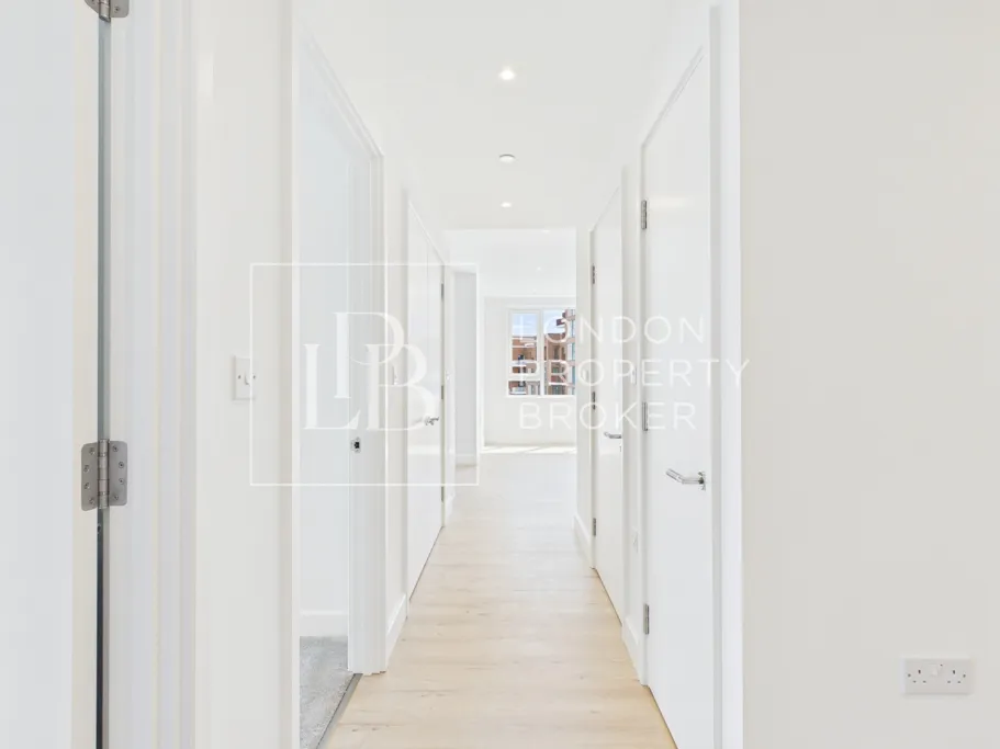 Southlake Road, London, SE28, photo 8