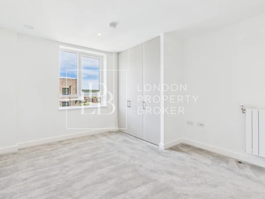 Southlake Road, London, SE28, photo 11