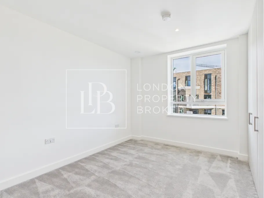 Southlake Road, London, SE28, photo 9