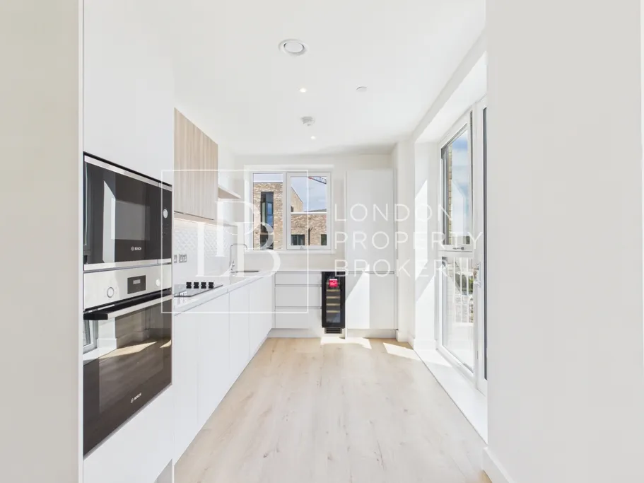 2 bed flat to rent, Southlake Road, London, SE28