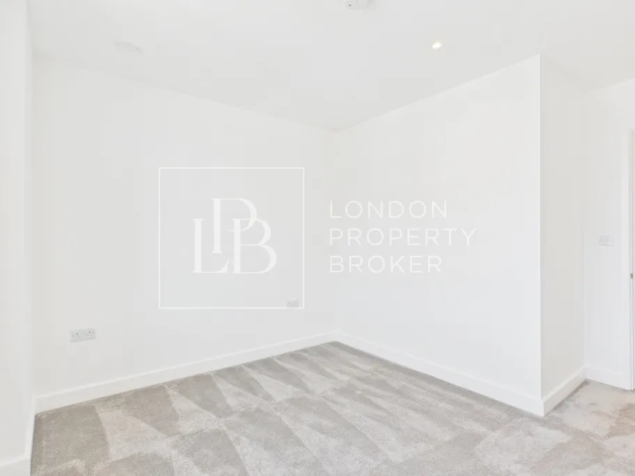 Southlake Road, London, SE28, photo 15