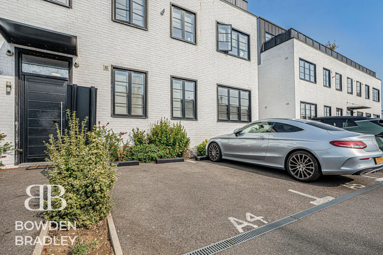 Maybank Road, South Woodford, E18, photo 14