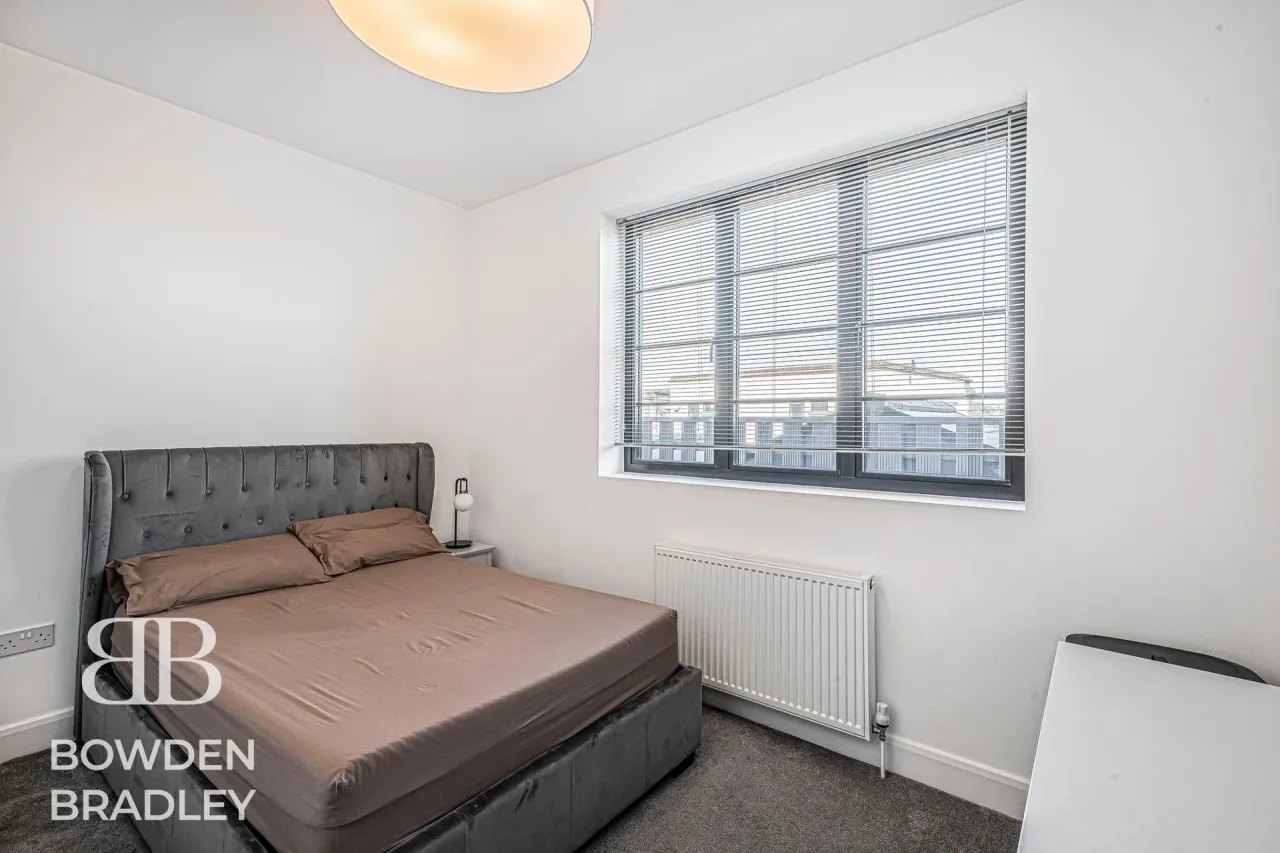 Maybank Road, South Woodford, E18, photo 25