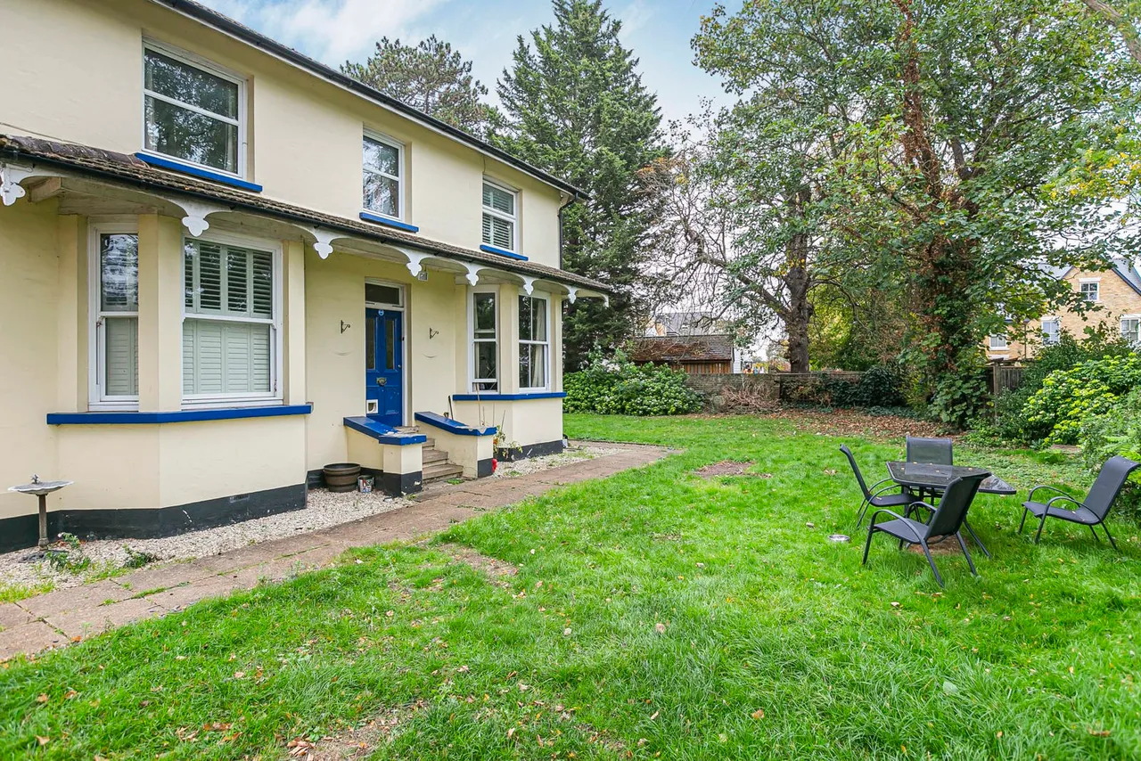 Wendover Road, Staines-upon-Thames, TW18, photo 5