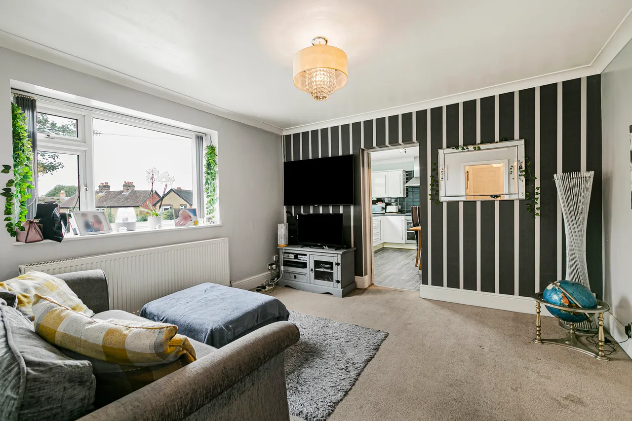 Wendover Road, Staines-upon-Thames, TW18, photo 6