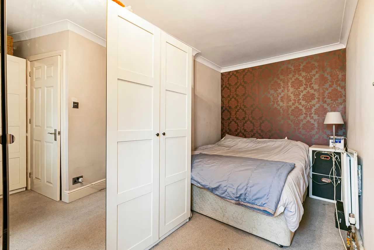Wendover Road, Staines-upon-Thames, TW18, photo 4