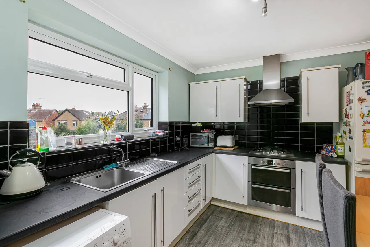 Wendover Road, Staines-upon-Thames, TW18, photo 7