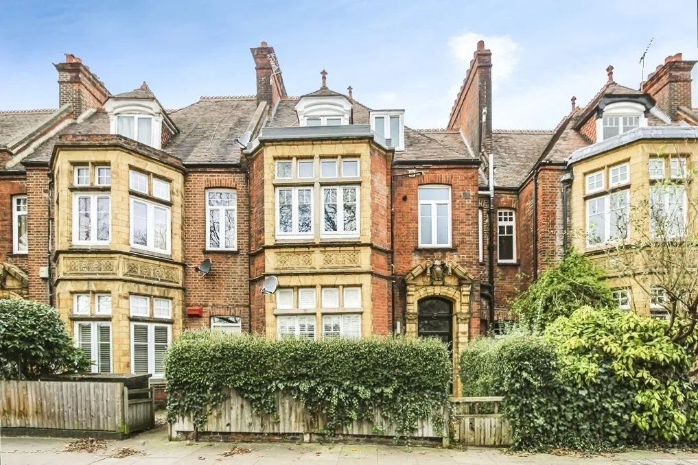 2 bed flat to rent, Wandsworth Common West Side, London, SW18