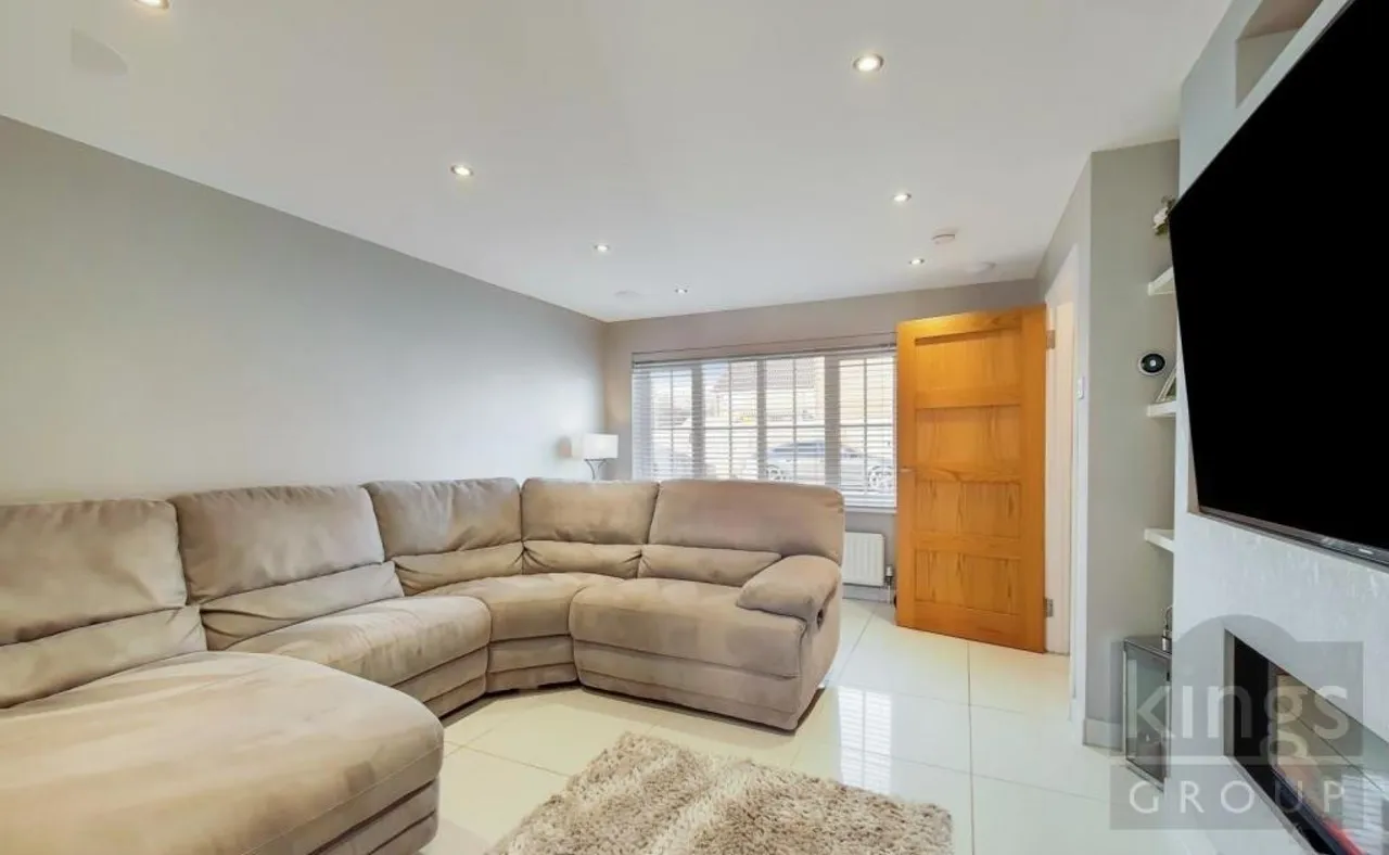 Sexton Close, Cheshunt, photo 2