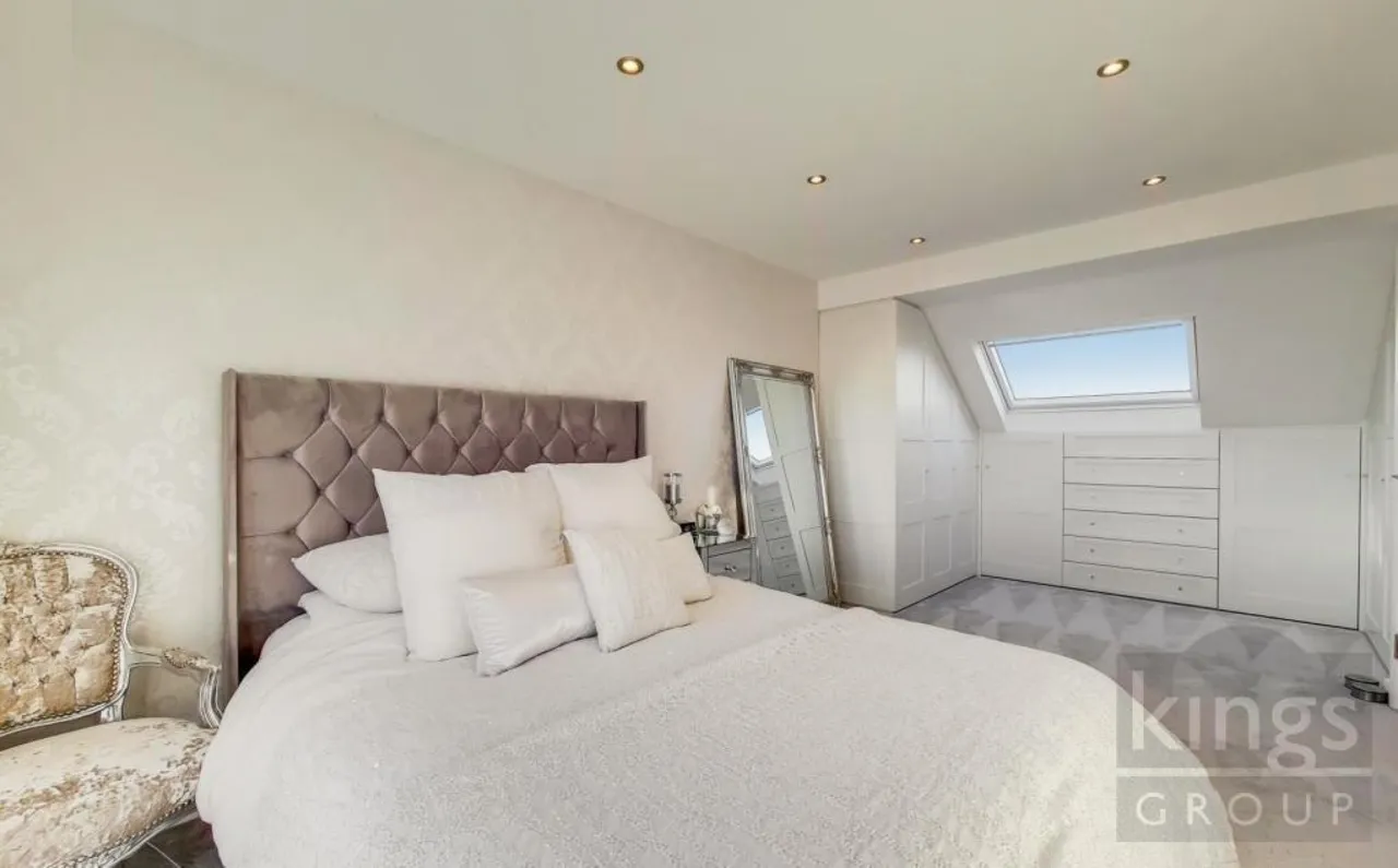 Sexton Close, Cheshunt, photo 6