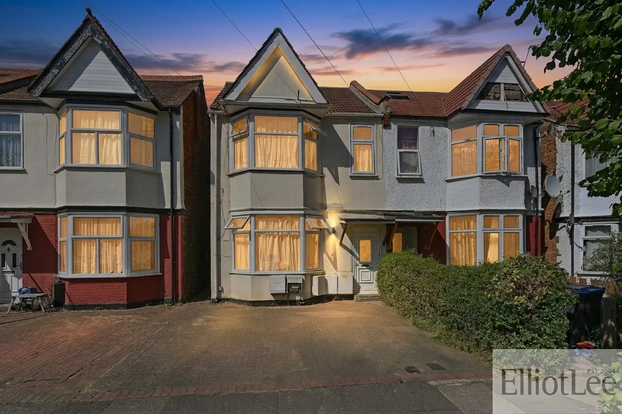 2 bed property for sale — Eagle Road, Wembley, HA0