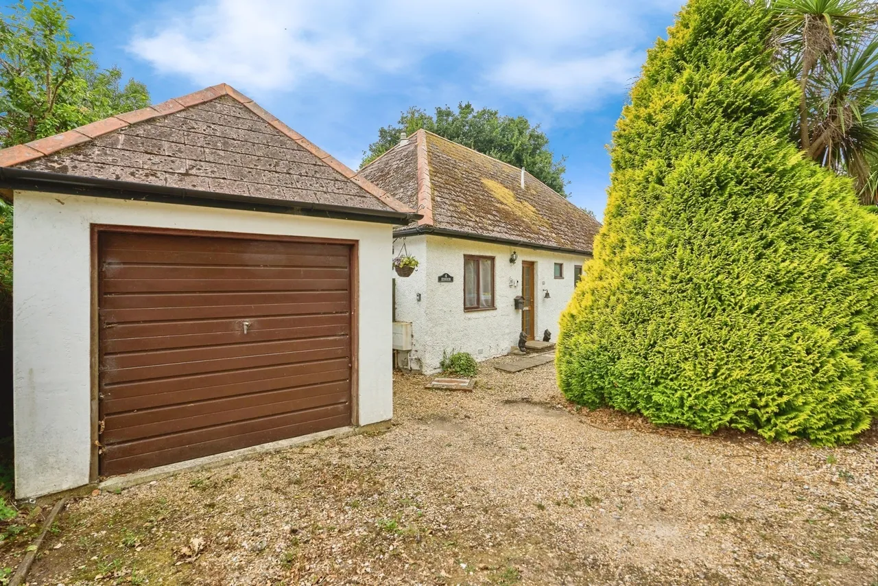 Woodside Avenue, Alverstone Garden Village, PO36, photo 12
