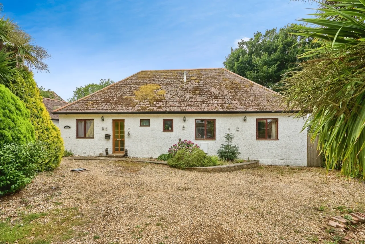 Woodside Avenue, Alverstone Garden Village, PO36, photo 13
