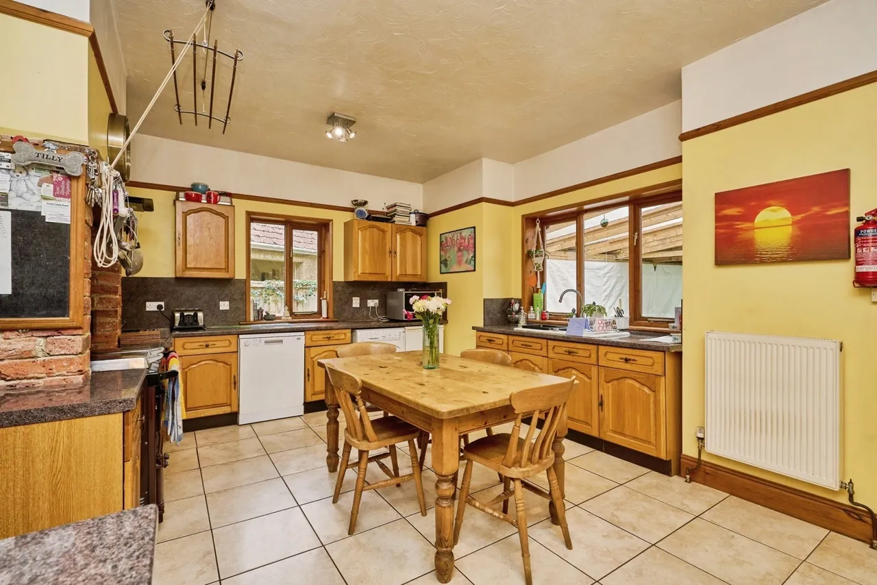 Woodside Avenue, Alverstone Garden Village, PO36, photo 5