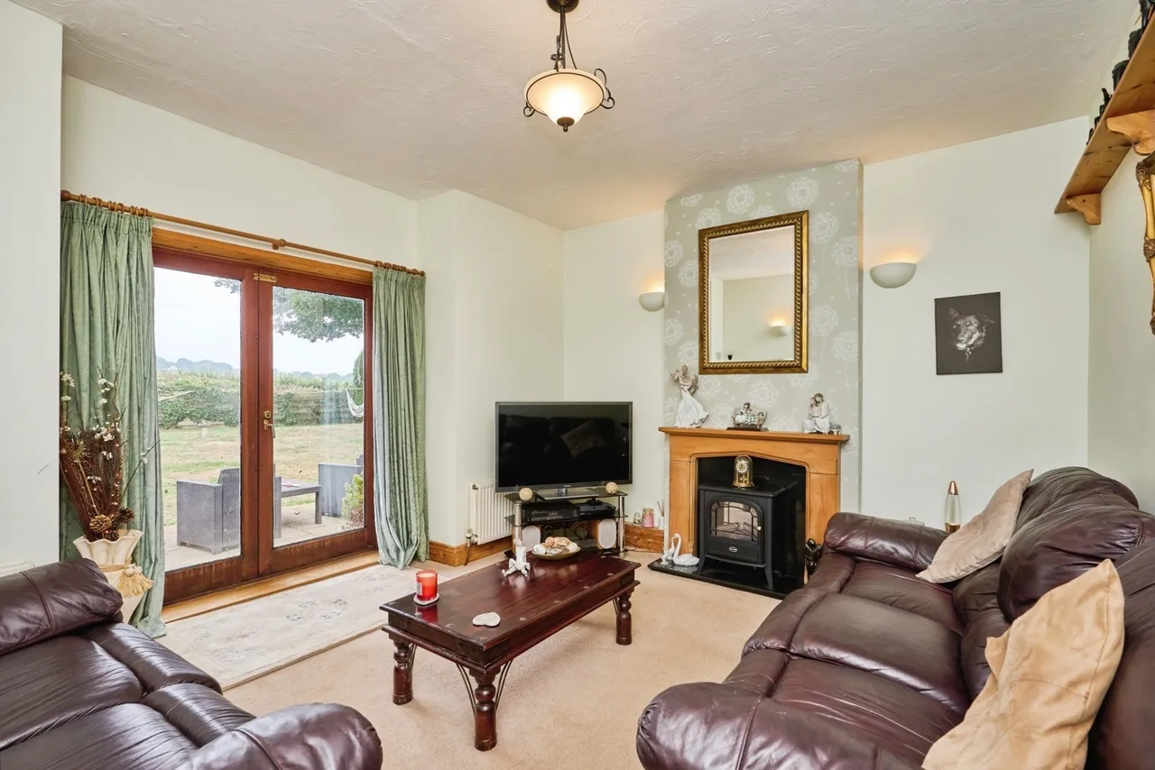 Woodside Avenue, Alverstone Garden Village, PO36, photo 4