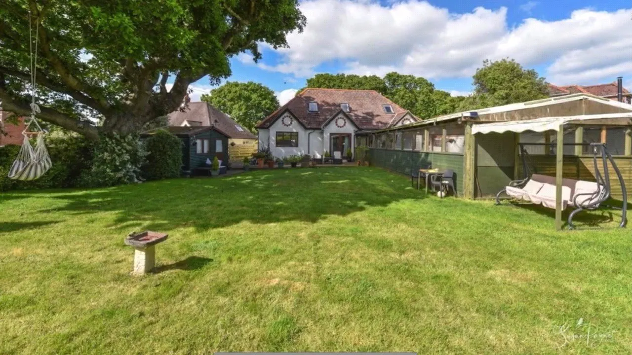 Woodside Avenue, Alverstone Garden Village, PO36, photo 6
