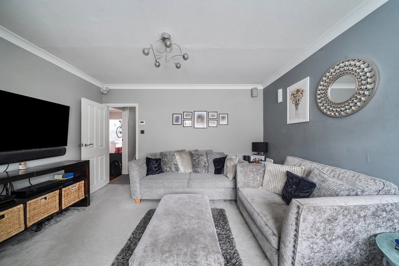 Wey Barton, Byfleet, KT14, photo 8