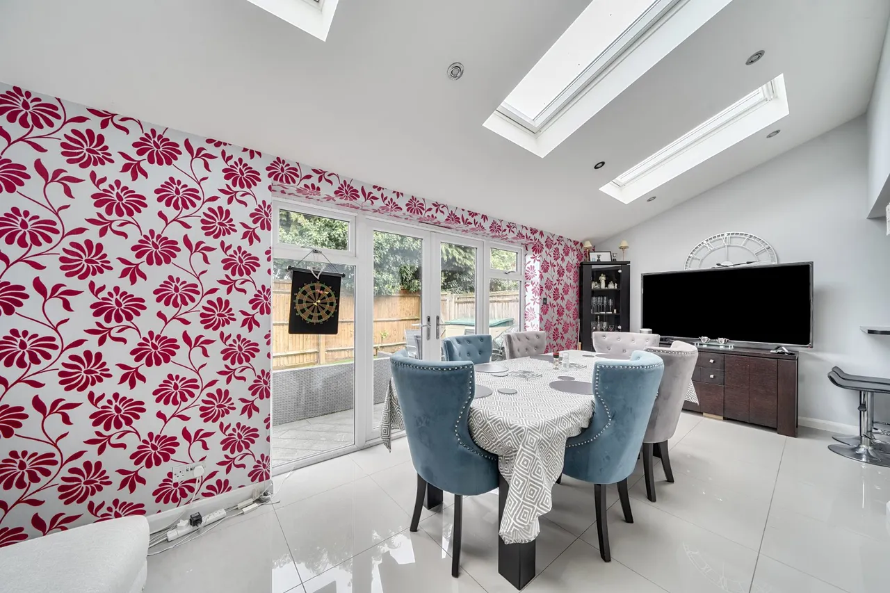 Wey Barton, Byfleet, KT14, photo 3