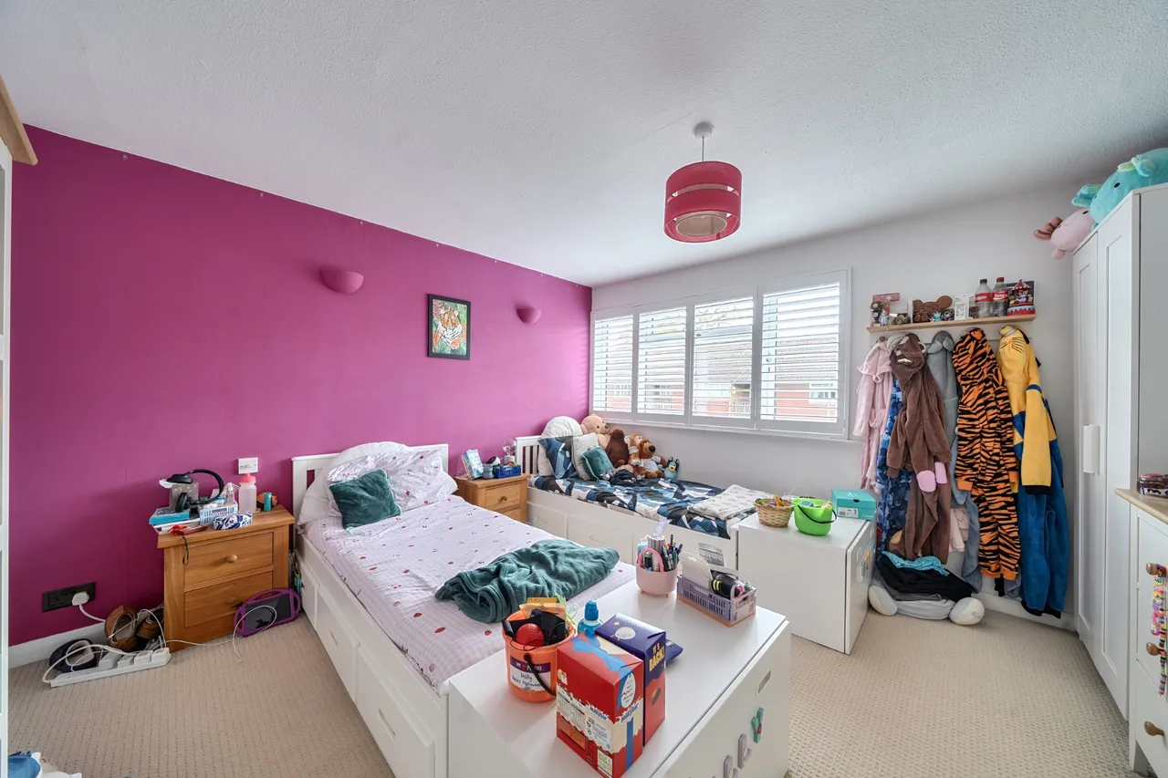 Wey Barton, Byfleet, KT14, photo 16