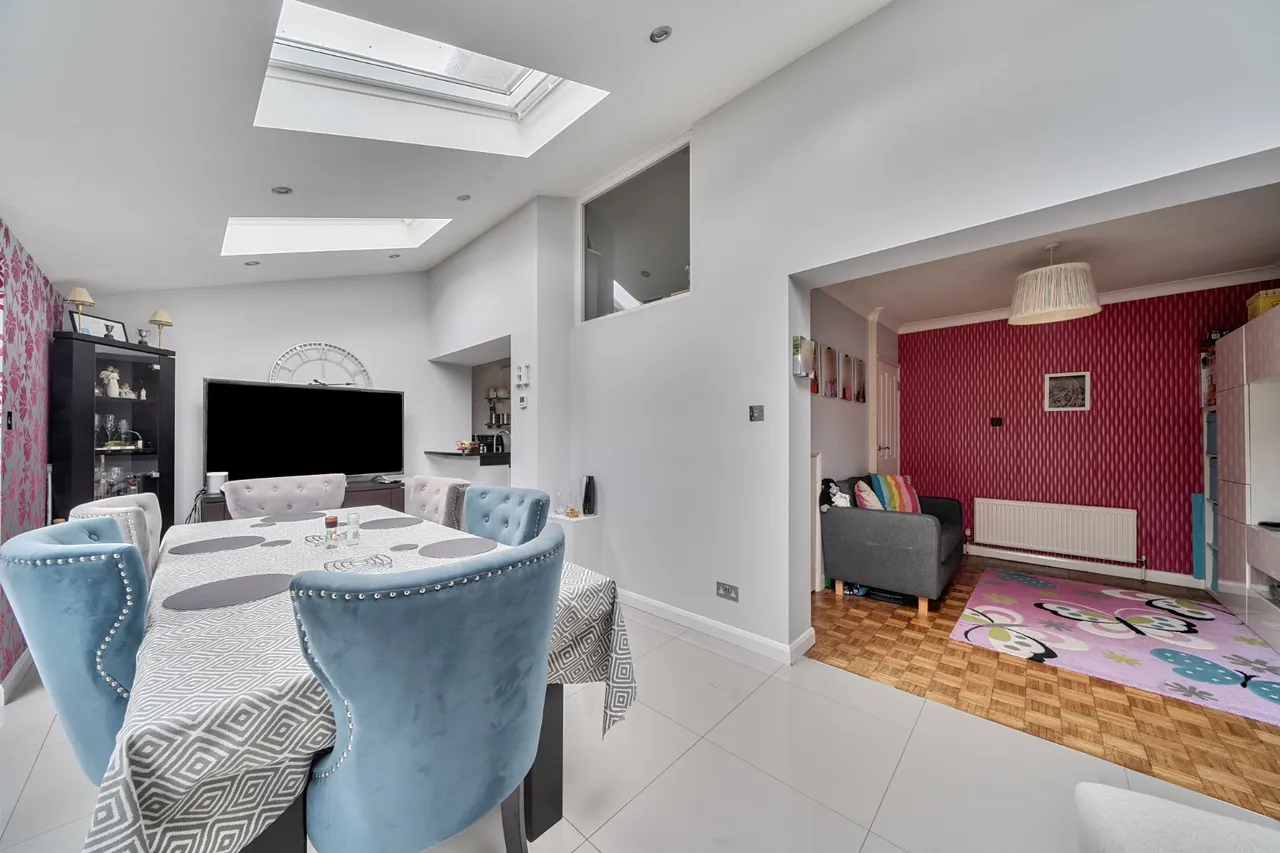 Wey Barton, Byfleet, KT14, photo 9