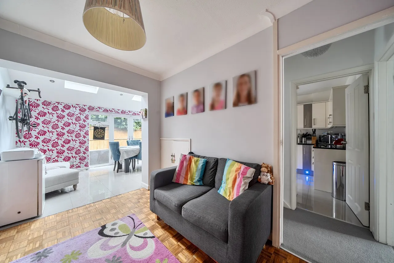 Wey Barton, Byfleet, KT14, photo 11