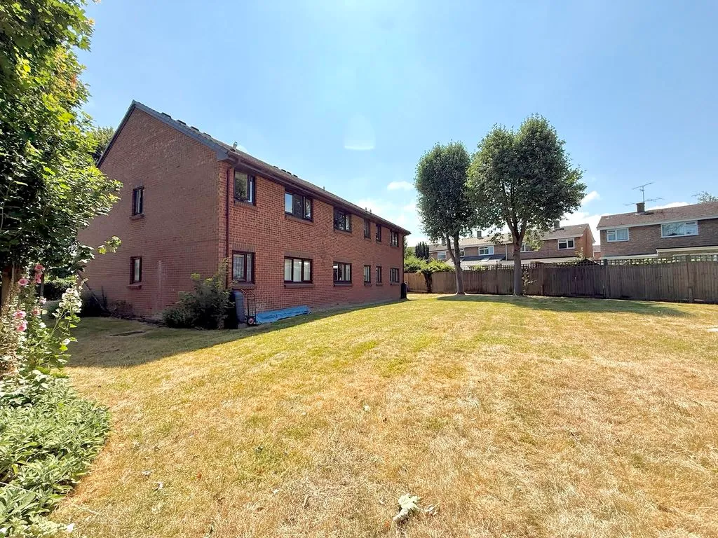 Oak Close, Dunstable LU5 4DJ, photo 6