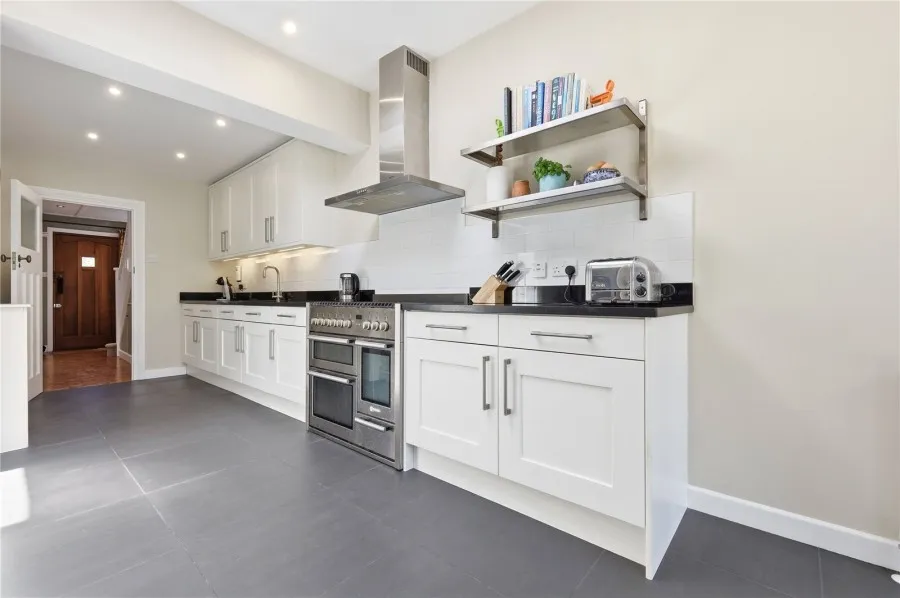 House Under Offer with 5 bedrooms in Bishop's Stortford, CM23, photo 36