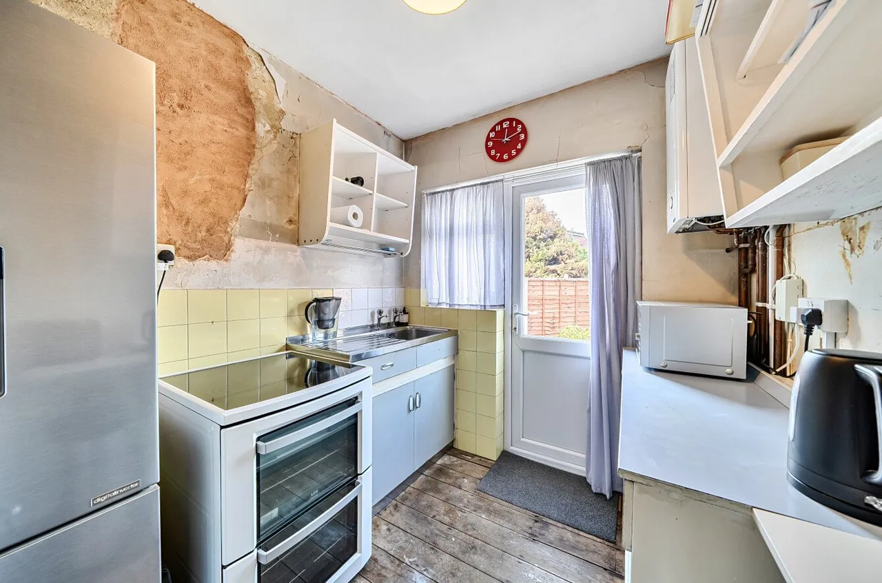 Refurbishment opportunity close to Northolt Park station, HA2, photo 5