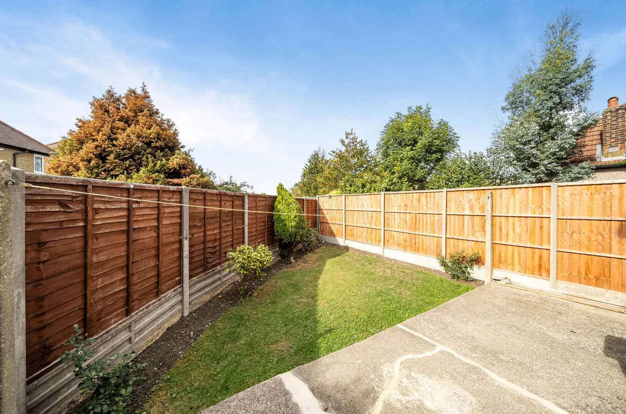 Refurbishment opportunity close to Northolt Park station, HA2, photo 10