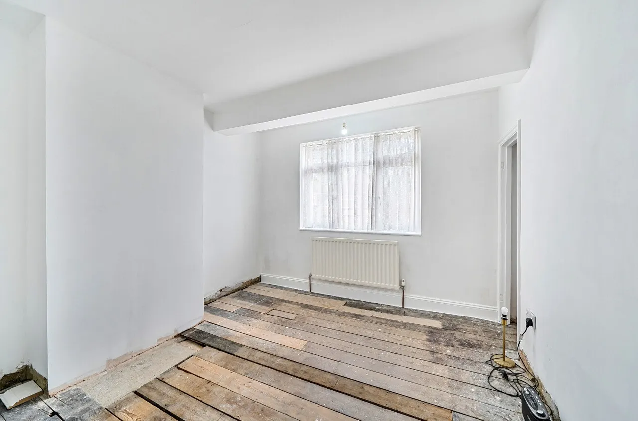 Refurbishment opportunity close to Northolt Park station, HA2, photo 7