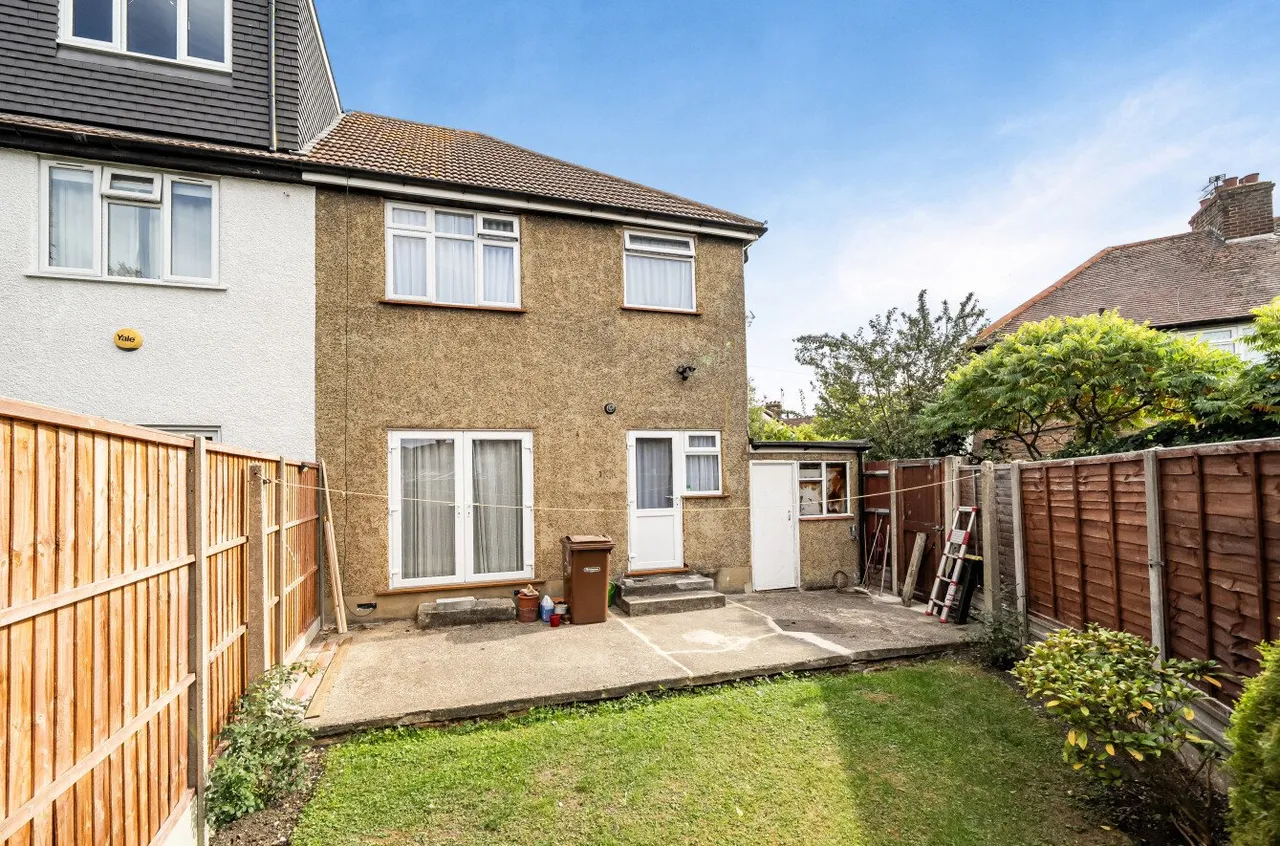 Refurbishment opportunity close to Northolt Park station, HA2, photo 2