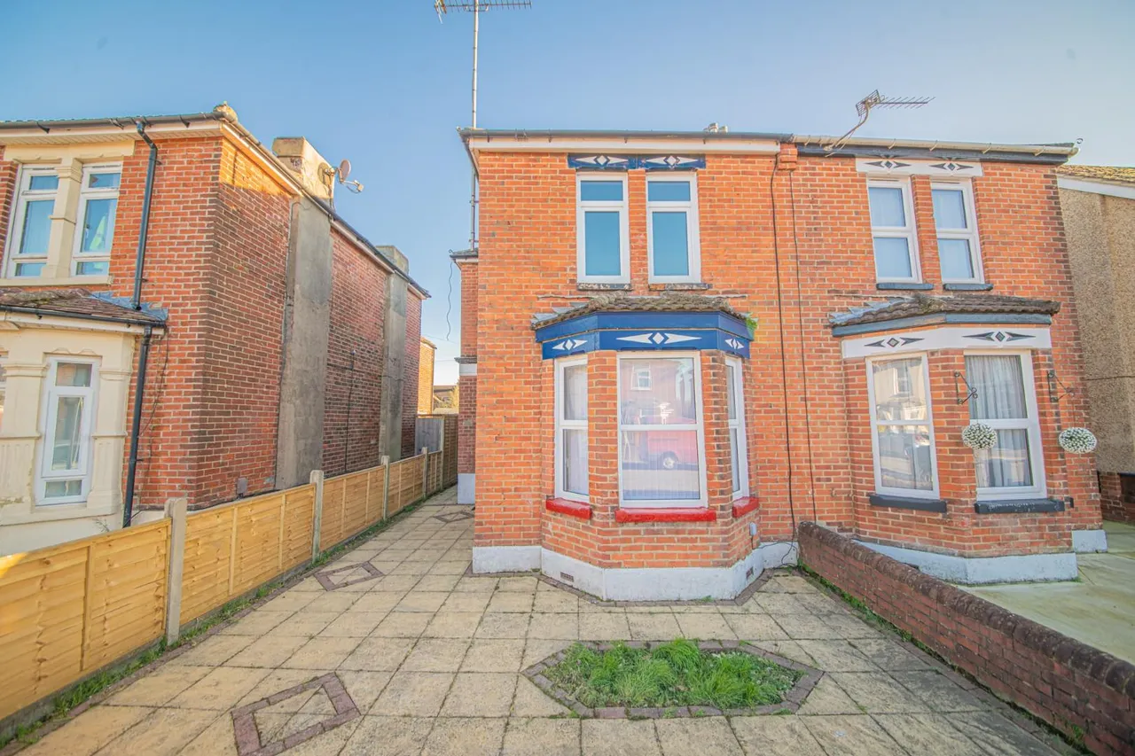 4 bed house for sale — Chamberlayne Road, Eastleigh, Hampshire, SO50 5JF
