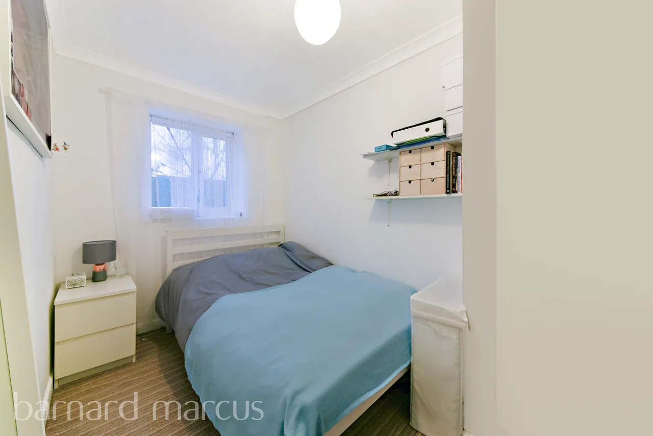Tawny Close, Feltham, photo 4