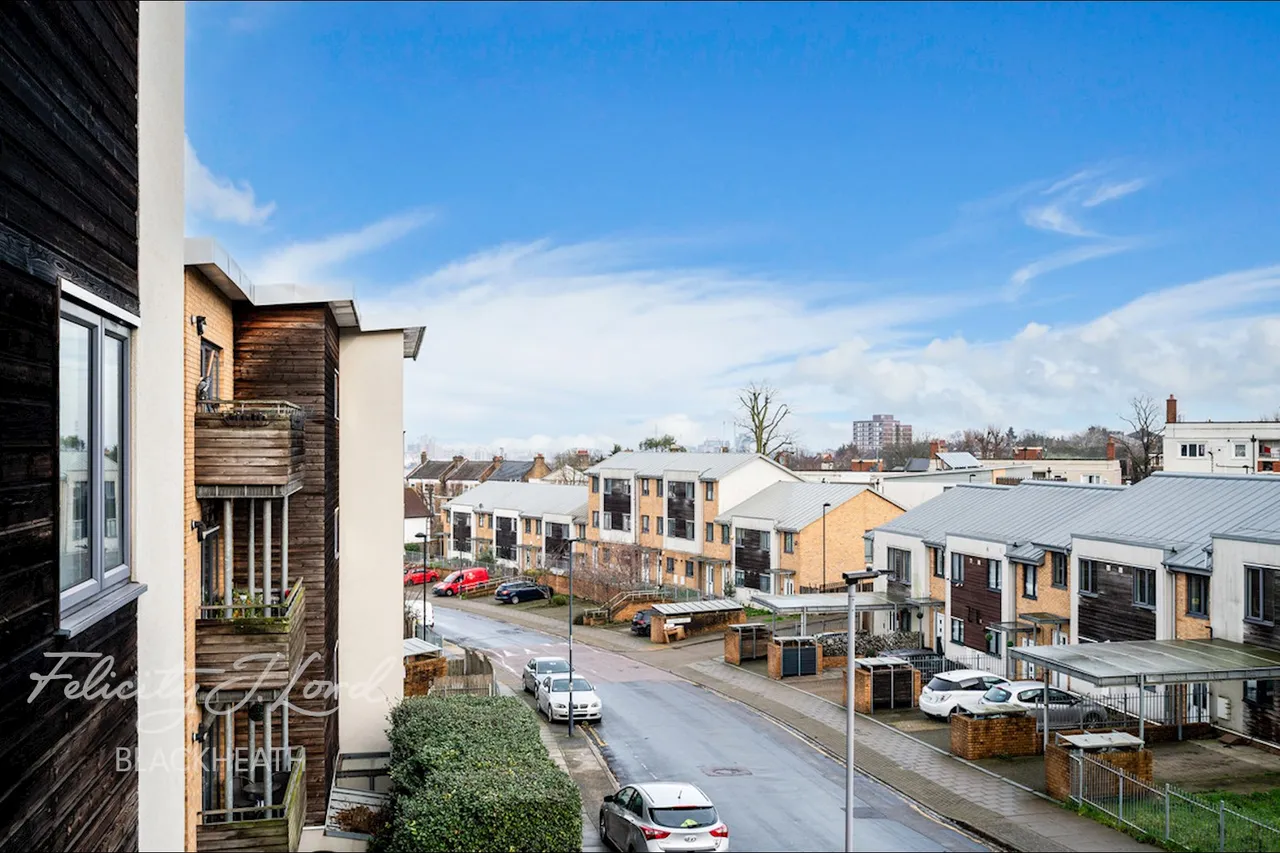 Bramhope Lane, Charlton, photo 8