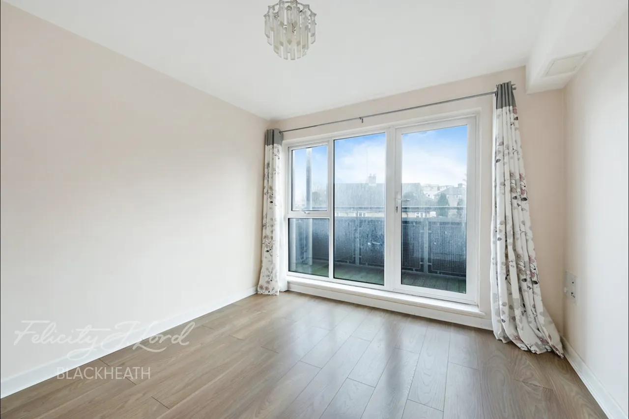 Bramhope Lane, Charlton, photo 11