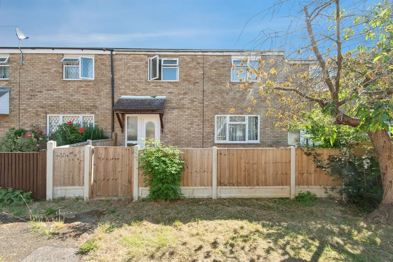 3 bed house for sale — York Road, Stevenage