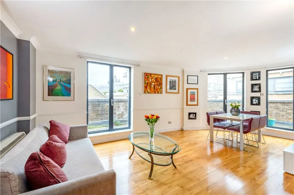 2 bed flat for sale, Curlew Street, London, SE1
